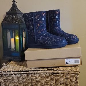 Zodiac uggs size 8 NEW Classic short